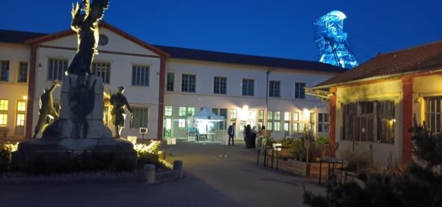 La cour de Couriot la nuit